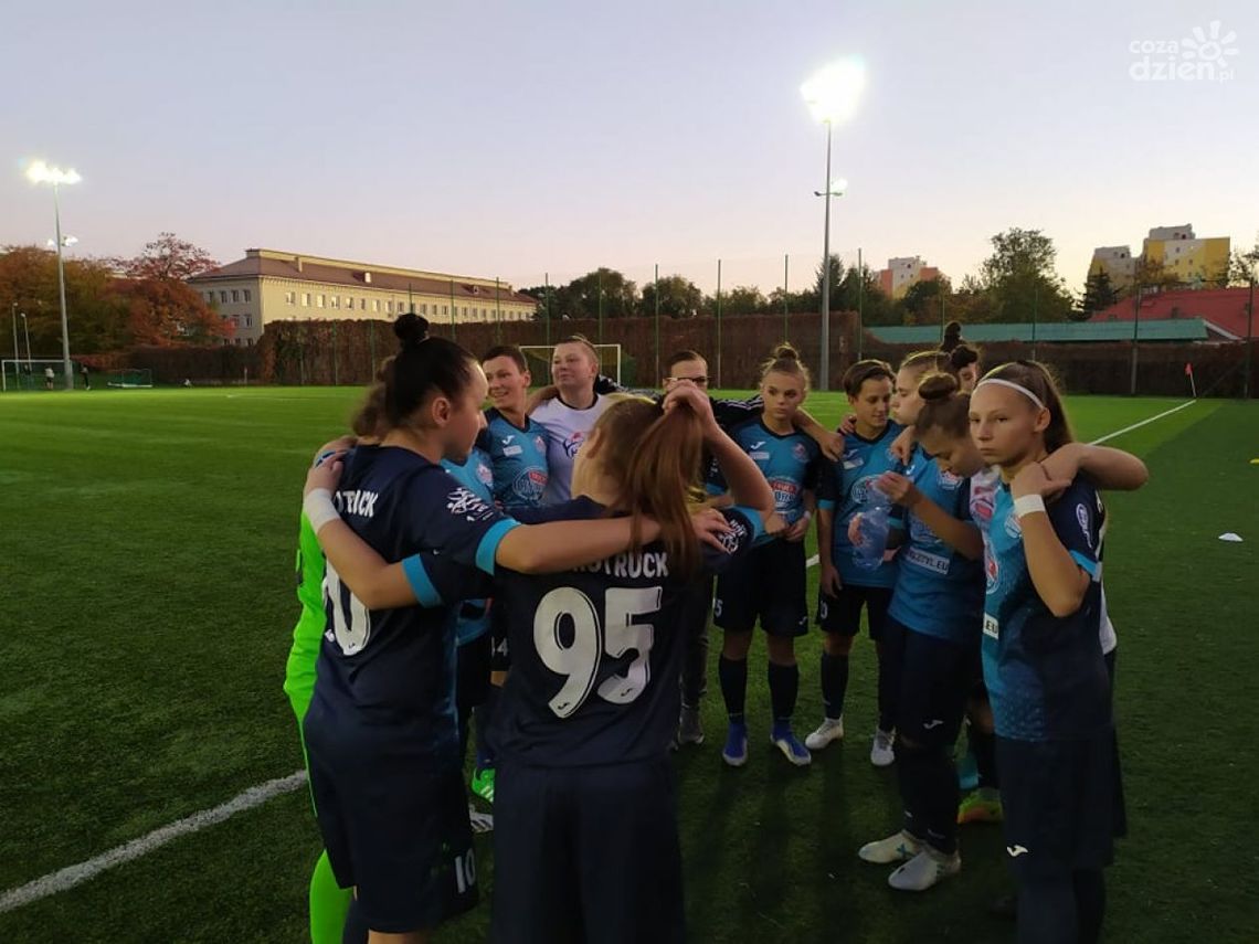 Piłkarki HydroTrucku Radom w domowe ostatki podejmą SWD Wodzisław Śląski