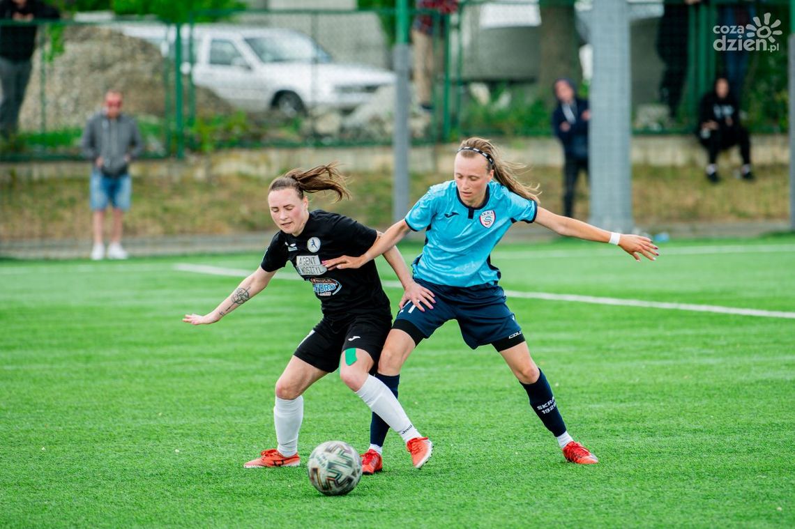 Piłkarki HydroTrucku Sportowej Czwórki Radom po pierwszym sparingu
