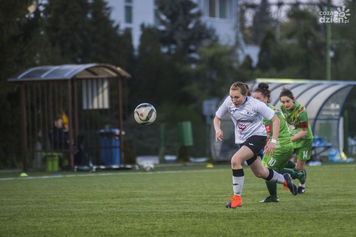 Piłkarki wygrały w grodzie Kraka