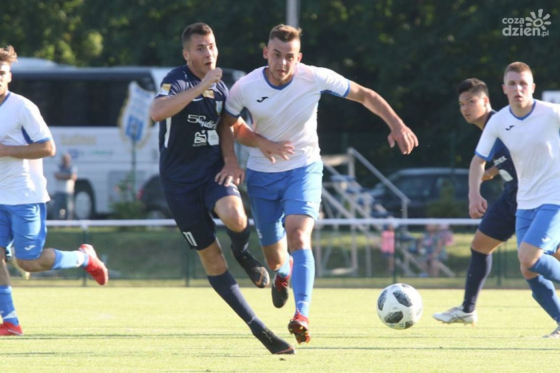 Piłkarz Oskara Przysucha na testach w 1. lidze