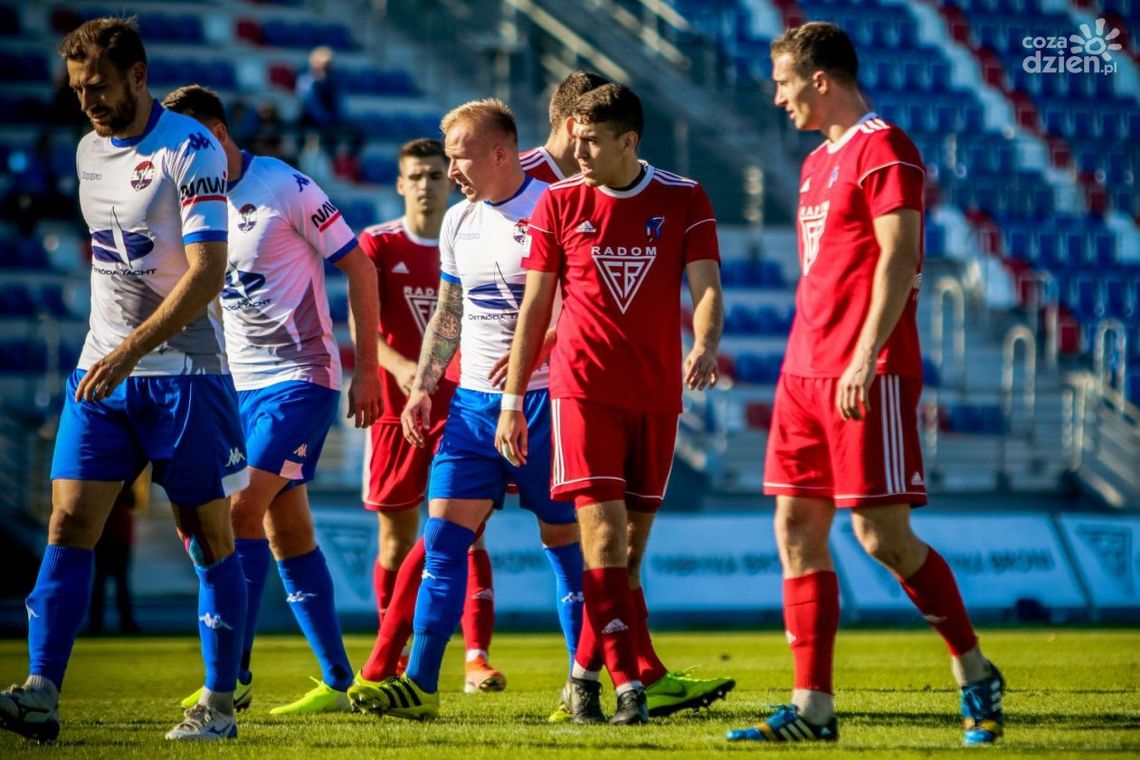 Piłkarze Broni Radom gonili wynik, ale ostatecznie przegrali z Sokołem Ostróda