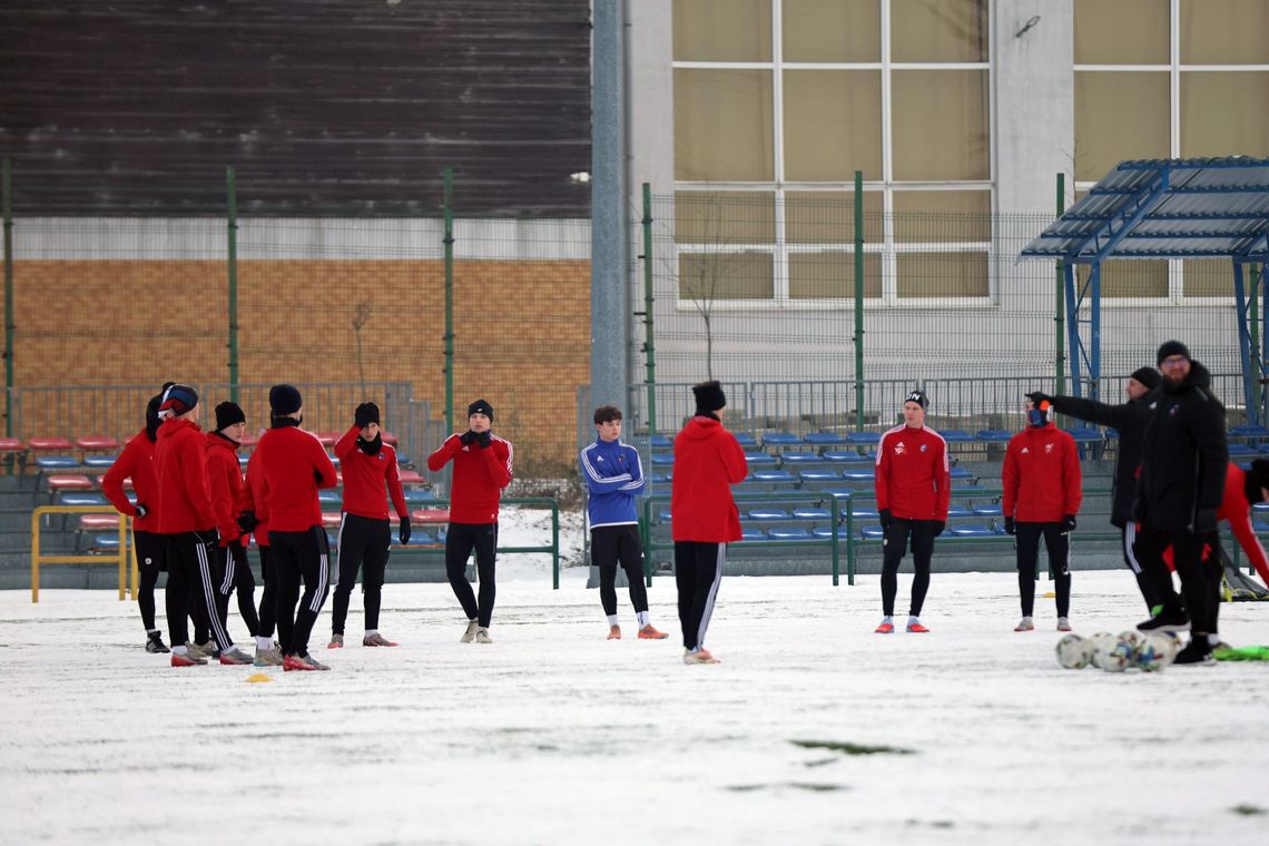 Piłkarze Broni Radom wrócili do zajęć. Rozpoczęli przygotowania do rundy wiosennej Piłkarze Broni Radom wrócili do zajęć. Rozpoczęli przygotowania do rundy wiosennej