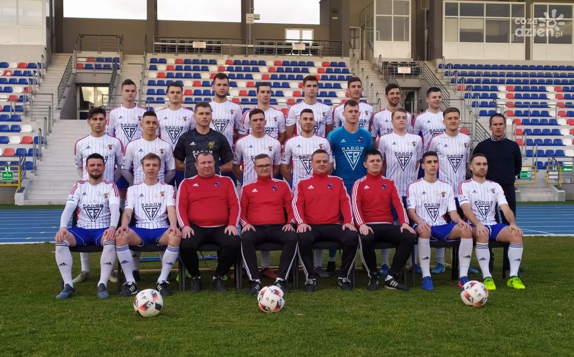Piłkarze Broni stanęli przed kamerami. O punkty zagrają w niedzielę