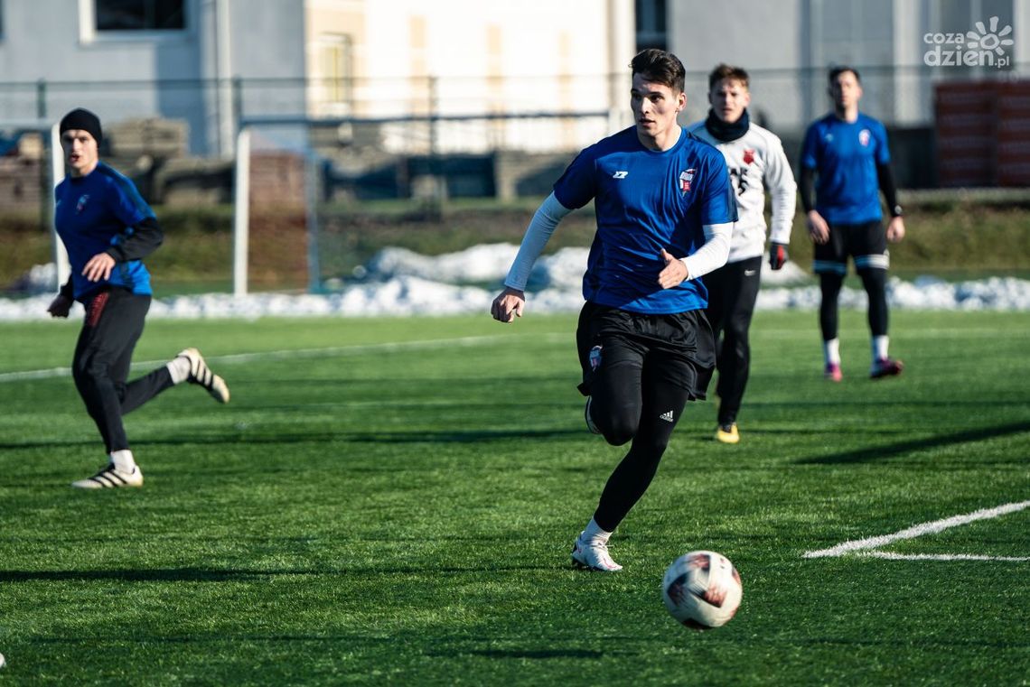 Piłkarze Broni zagrają z Wisłą z Sandomierza Piłkarze Broni zagrają z Wisłą z Sandomierza