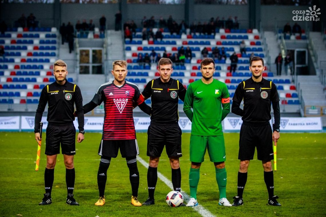 Piłkarze Świtu znajdują się w dołku. Czy Broń to wykorzysta? Piłkarze Świtu znajdują się w dołku. Czy Broń to wykorzysta?