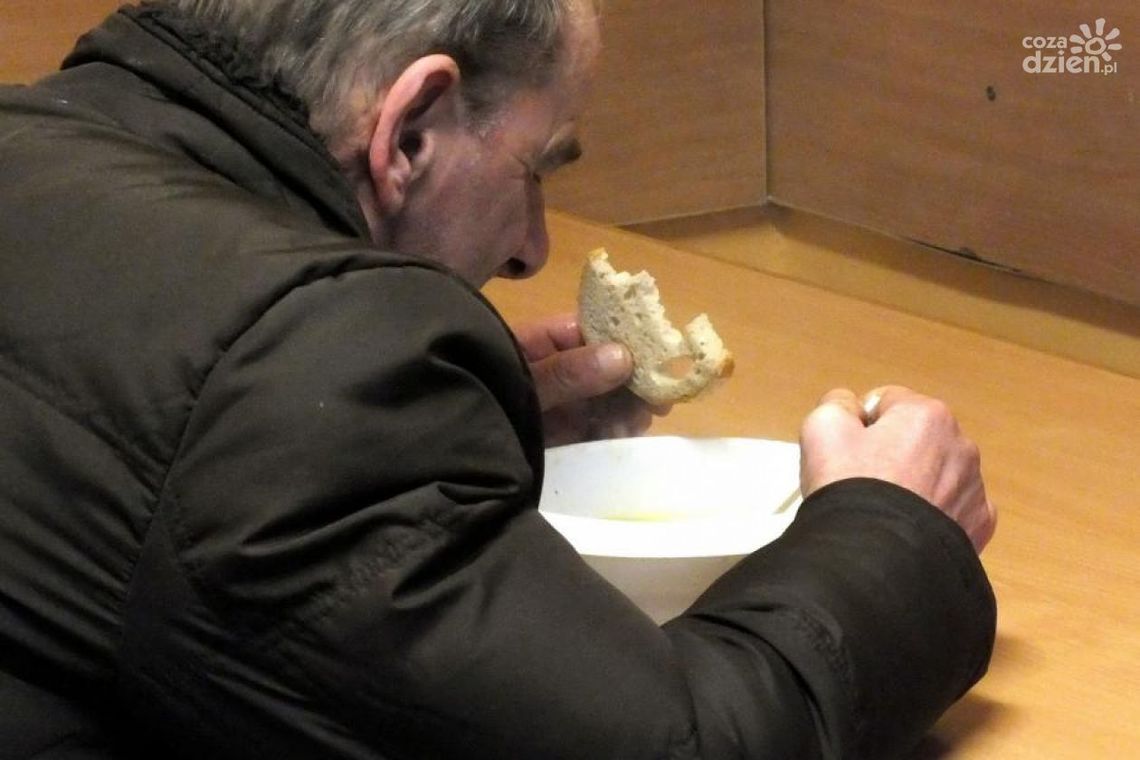 Pionki. Gorący posiłek od MOPS-u Pionki. Gorący posiłek od MOPS-u