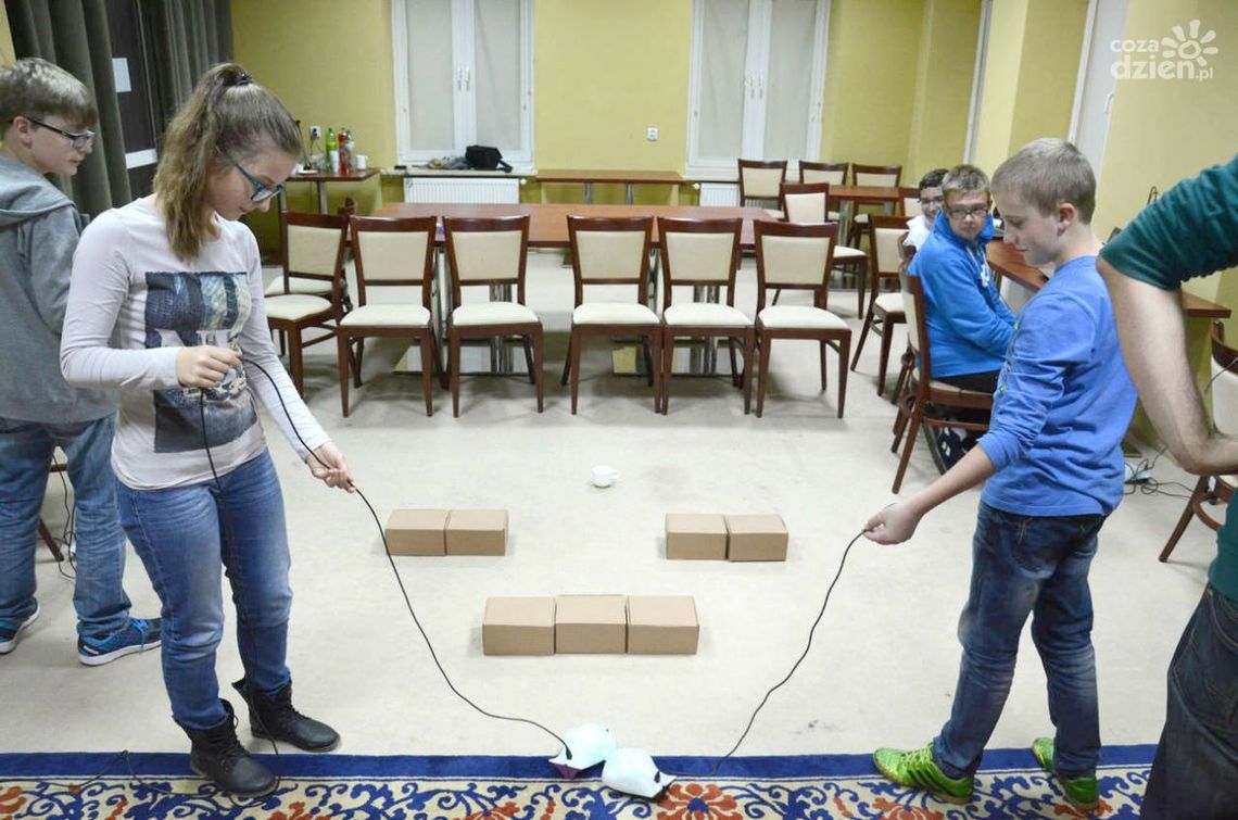 PIONKI. Roboty FINCH opanowały CAL