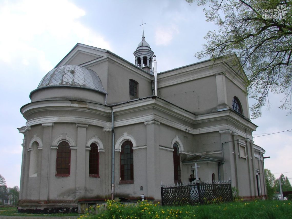 PIONKI: Trzy zabytki, trzy historie