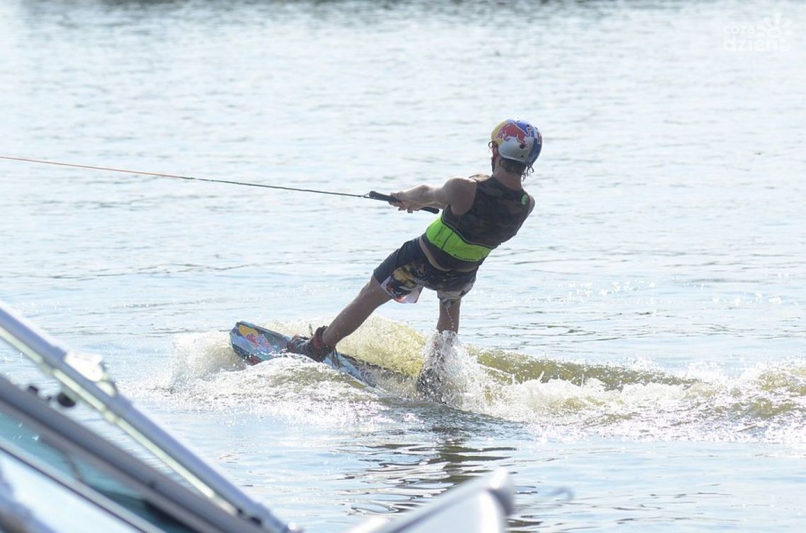 PIONKI: wakeboardowy absurd