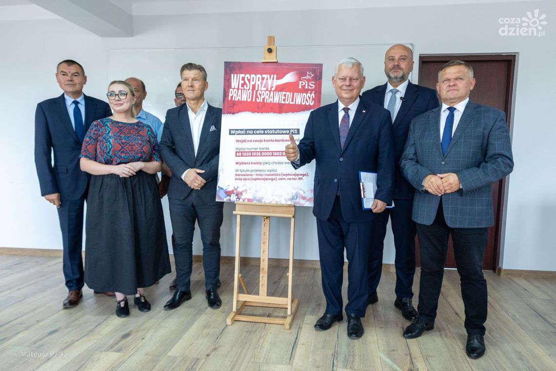 PiS: Decyzja PKW wynikała z nacisków Tuska. Partia prosi swoich sympatyków o darowizny