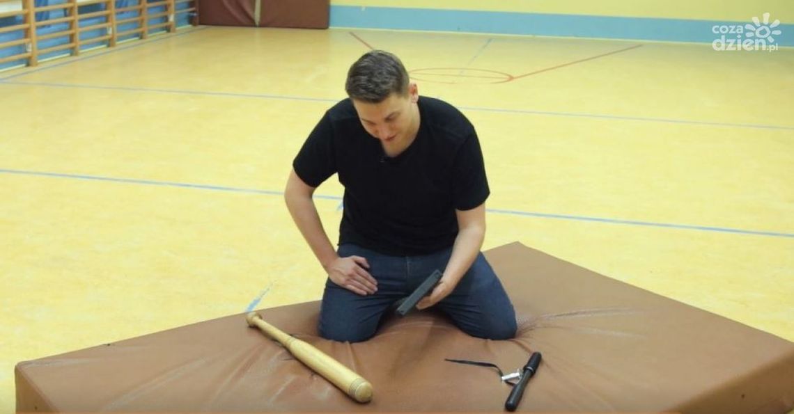 Pistolet, pałka czy bejsbol? A może WING TSUN?