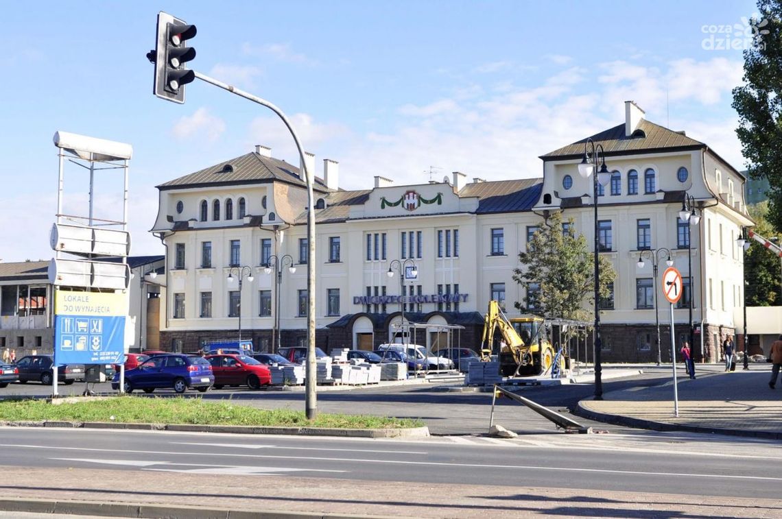 PKP zerwało umowę z Mostostalem!