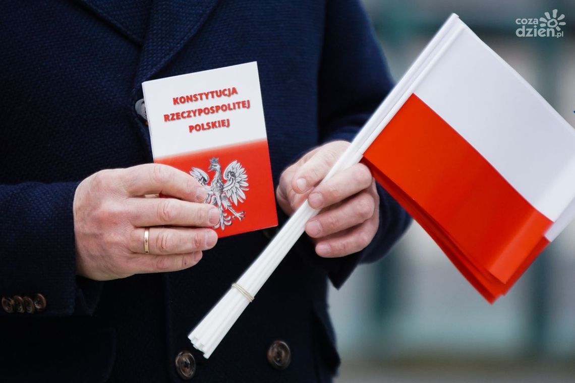 Platforma Obywatelska pamięta o Dniu Flagi