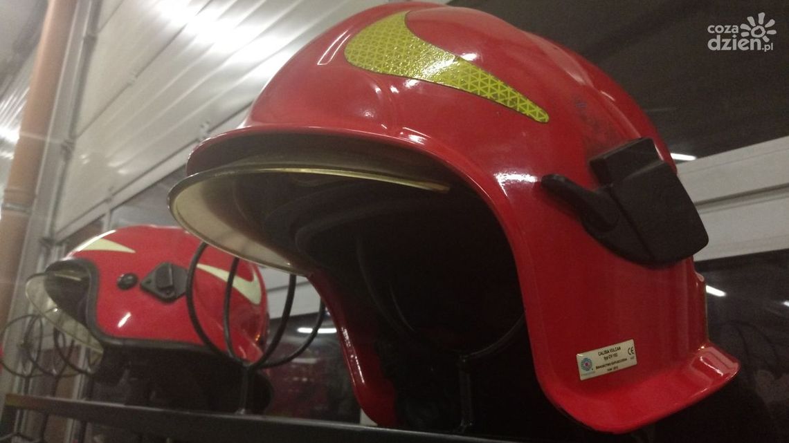 Płonął samochód. Poparzony mężczyzna w szpitalu Płonął samochód. Poparzony mężczyzna w szpitalu