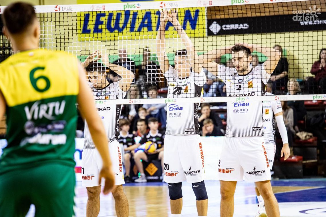 PlusLiga wraca pod złoty sufit. W poniedziałek Cerrad Enea Czarni podejmą Visłę Bydgoszcz