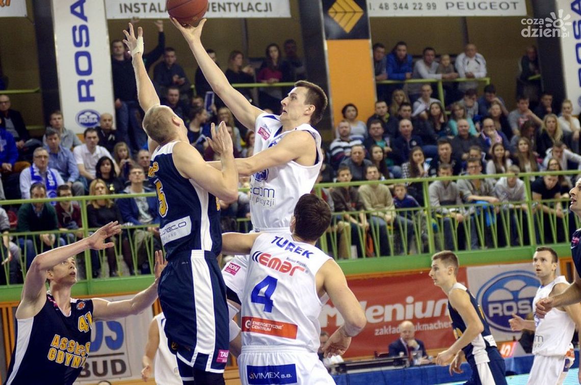 Po wyrównanym meczu Rosa pokonała Polski Cukier