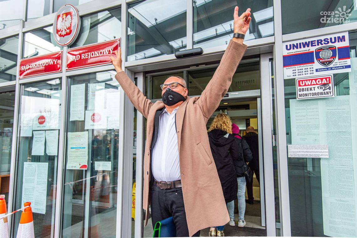 Pobicie działacza KOD. Sprawcy skazani 