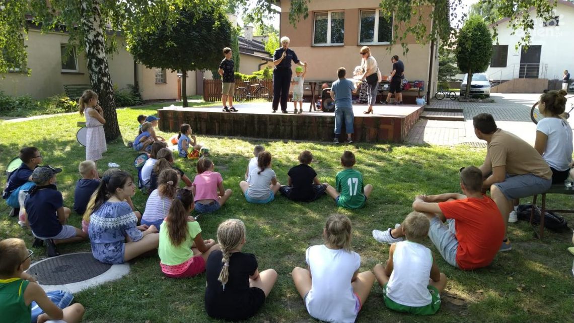 Podczas wakacji policjanci spotykali się z dziećmi