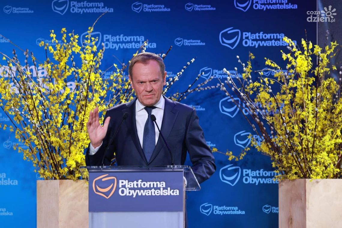 Podwyżki dla budżetówki, niższe raty kredytów. Platforma Obywatelska przedstawia pakiet ratunkowy Podwyżki dla budżetówki, niższe raty kredytów. Platforma Obywatelska przedstawia pakiet ratunkowy