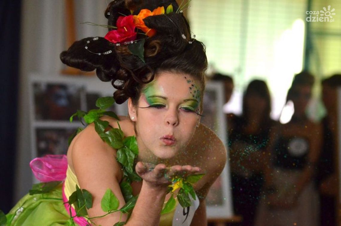 Pokaz sztuki fryzjerskiej w ZDZ - ZOBACZ ZDJĘCIA