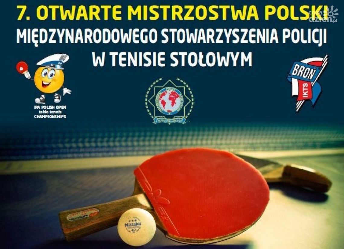 Policjanci grali w ping-ponga Policjanci grali w ping-ponga