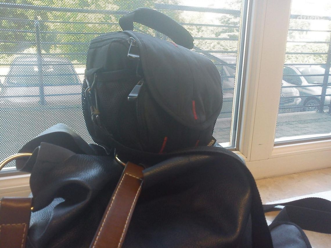 Policjanci odnaleźli bagaż Policjanci odnaleźli bagaż