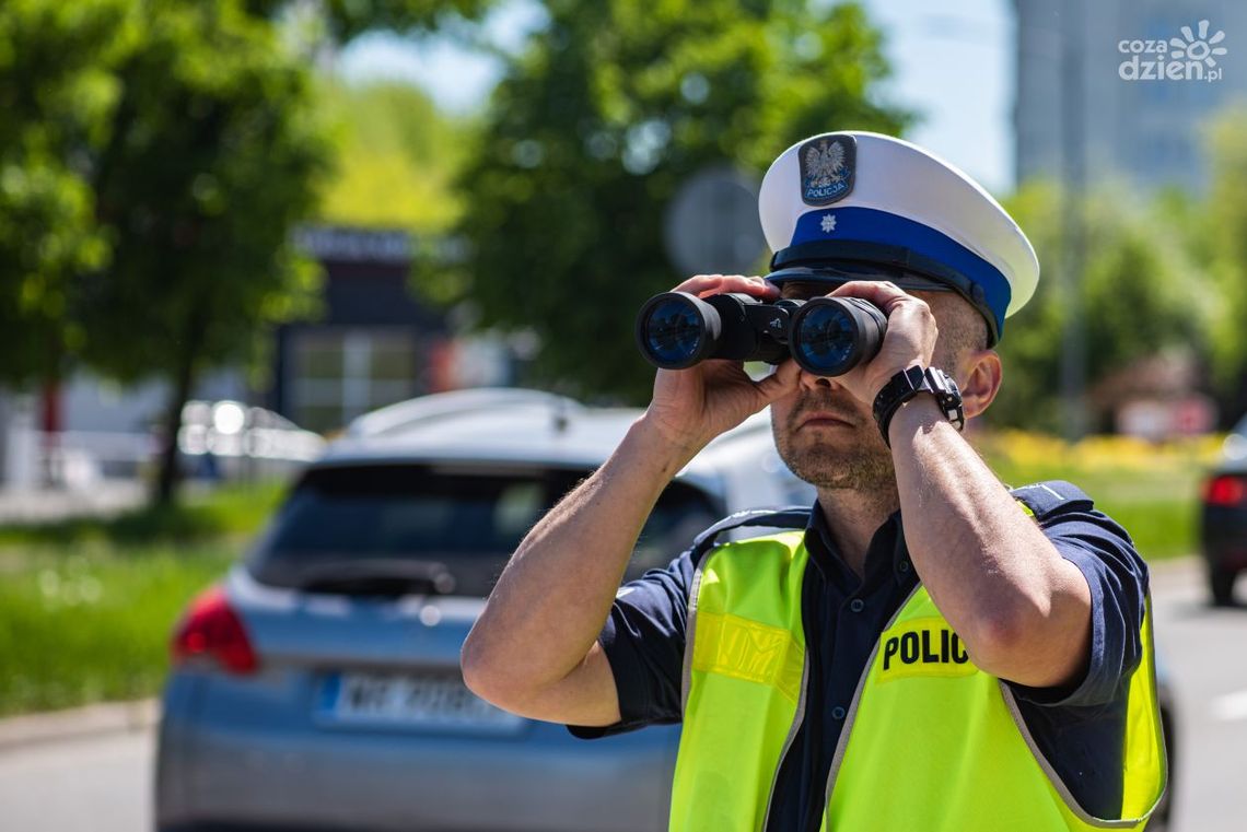 Policjanci pomogli rodzącej kobiecie Policjanci pomogli rodzącej kobiecie