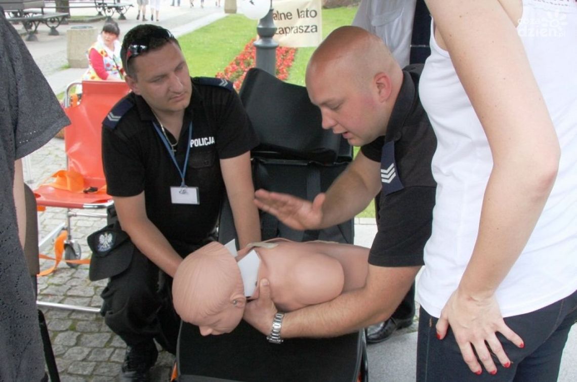 Policjanci udzielili pierwszej pomocy Policjanci udzielili pierwszej pomocy