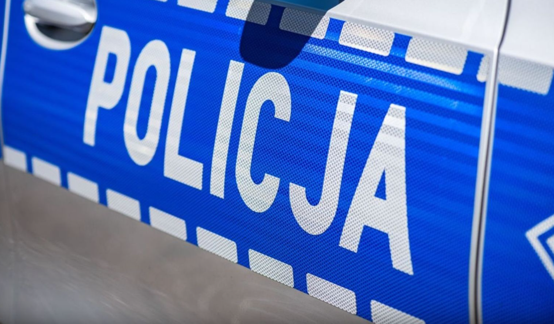 Policjanci z Radomia pomogli seniorowi bezpiecznie wrócić do domu Policjanci z Radomia pomogli seniorowi bezpiecznie wrócić do domu