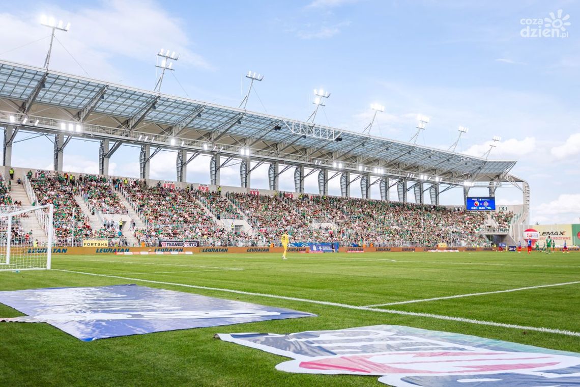 Polityczna awantura o pieniądze na stadion