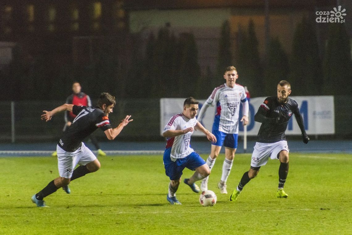 Polonia Warszawa staje na drodze zespołu Broni Polonia Warszawa staje na drodze zespołu Broni