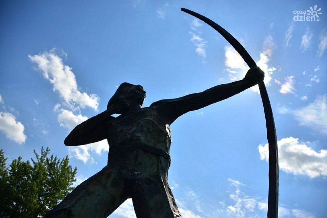 Pomnik Łucznika, symbol Radomia, niszczeje