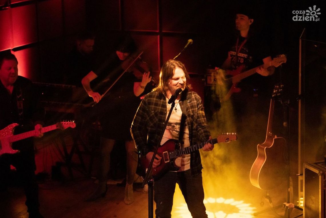 Ponad dwie godziny muzycznej uczty z Rayem Wilsonem w klubie Strefa G2