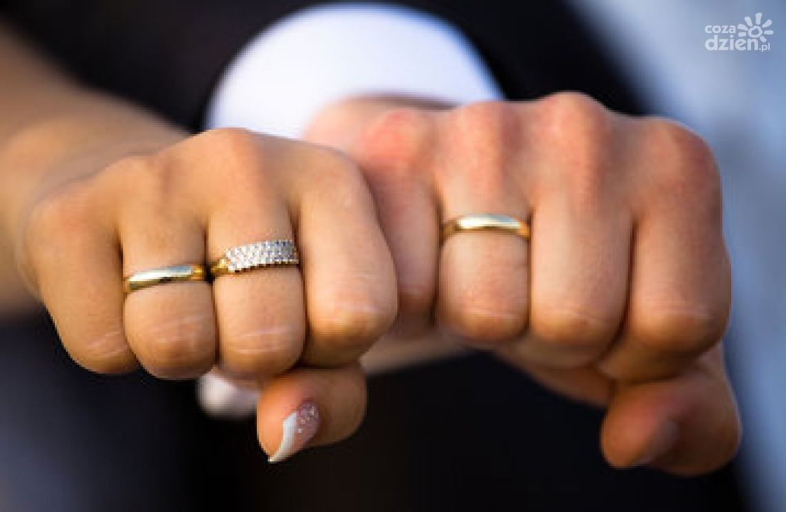 POPIELEWICZ I CHYŻY POZYWAJĄ REDAKCJE