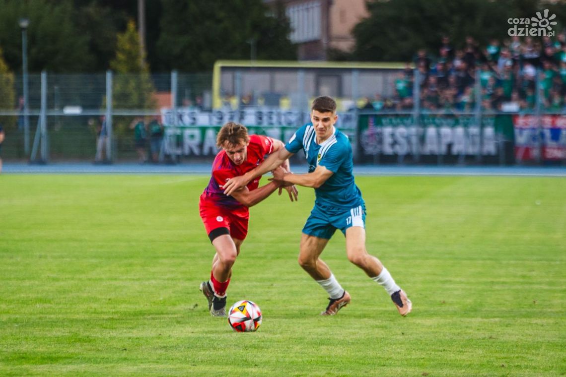 Porażka Broni w domowym starciu z GKS-em Bełchatów. Radomianie kończyli mecz w dziewięciu! Porażka Broni w domowym starciu z GKS-em Bełchatów. Radomianie kończyli mecz w dziewięciu!