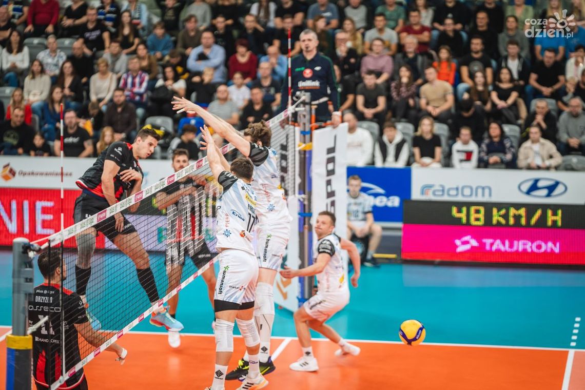 Porażka Czarnych Radom z Asseco Resovią Rzeszów w trzech setach Porażka Czarnych Radom z Asseco Resovią Rzeszów w trzech setach