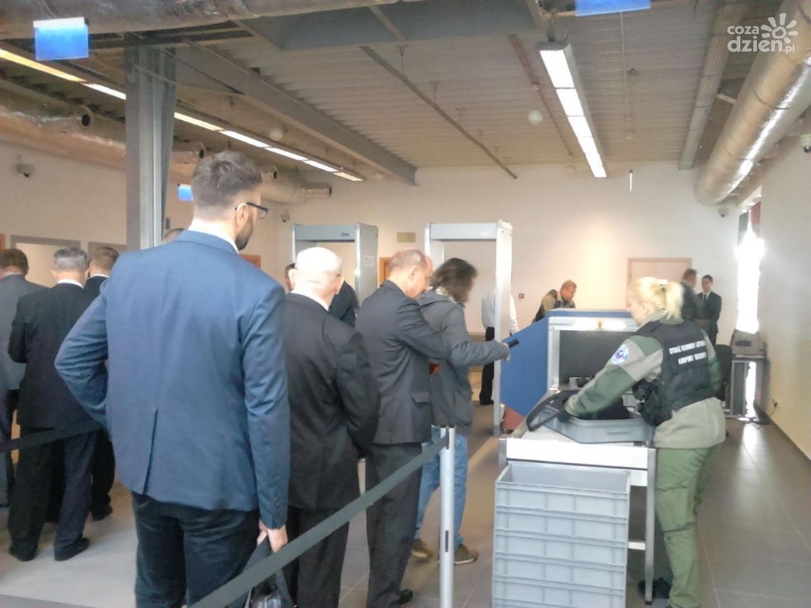 Port Lotniczy - MSW popiera wojewodę