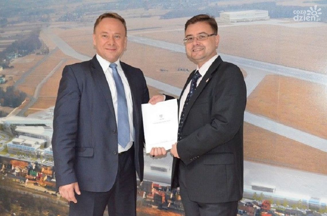 Port Lotniczy w rejestrze, ale lotów nie będzie