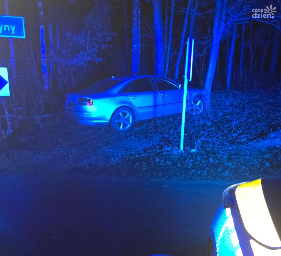 Pościg i próba przejechania policjanta. Kierowca był kompletnie pijany 