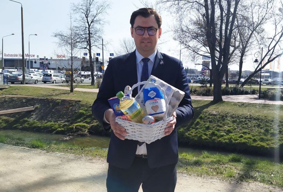 Poseł Frysztak i wielkanocne zakupy. - To będą drogie święta - tłumaczy Poseł Frysztak i wielkanocne zakupy. - To będą drogie święta - tłumaczy