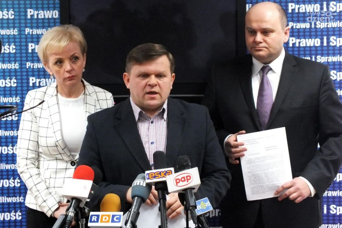 Posłowie PIS apelują do Witkowskiego