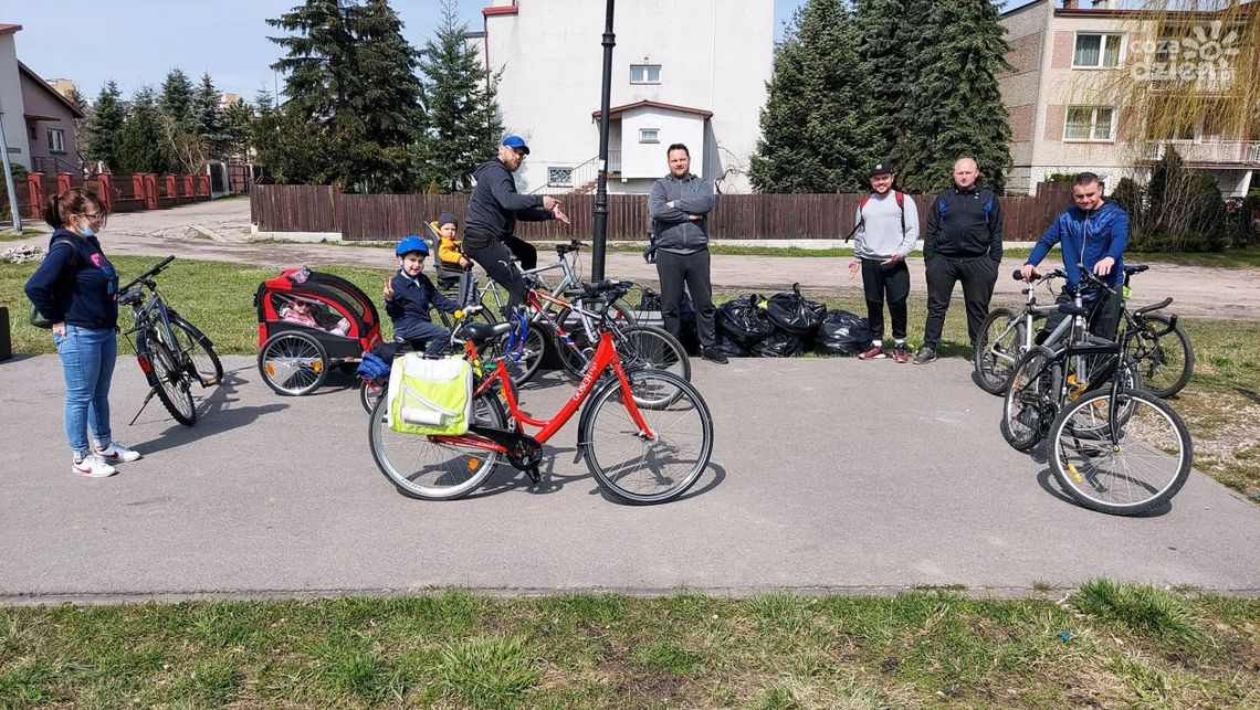 Posprzątali bulwary. Apelują o dodatkowe kosze na śmieci Posprzątali bulwary. Apelują o dodatkowe kosze na śmieci