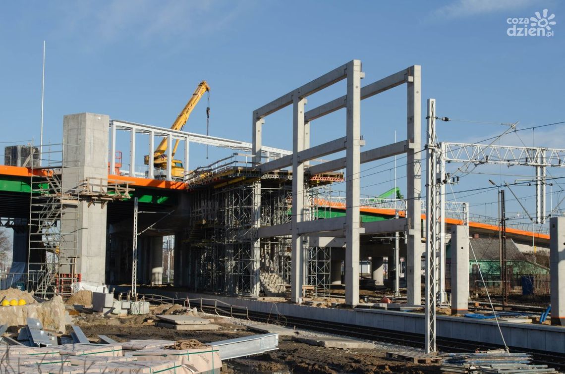 Postępuje budowa wiaduktu na Żeromskiego