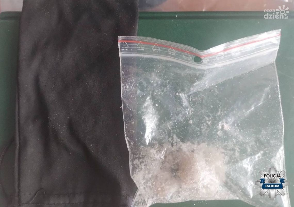 Poszukiwany zatrzymany. Miał przy sobie marihuanę i mefedron 