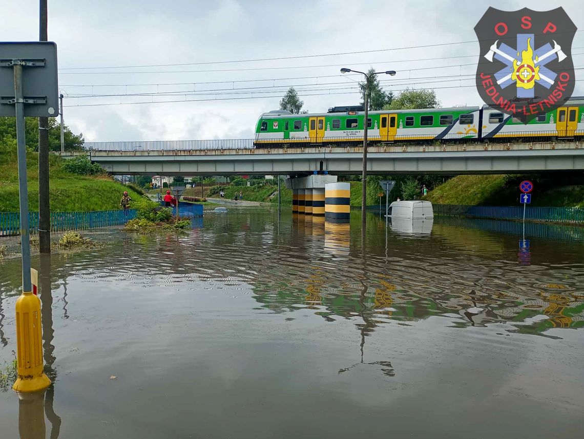 Potężne ulewy nad regionem. Pionki zalane, radomscy strażacy wyjeżdżali 30 razy