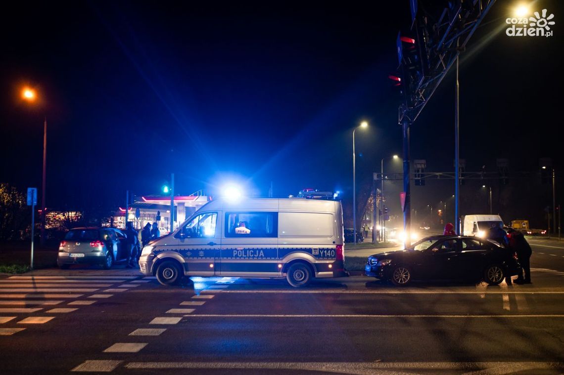 Potrącenie 16-latki na przejściu dla pieszych