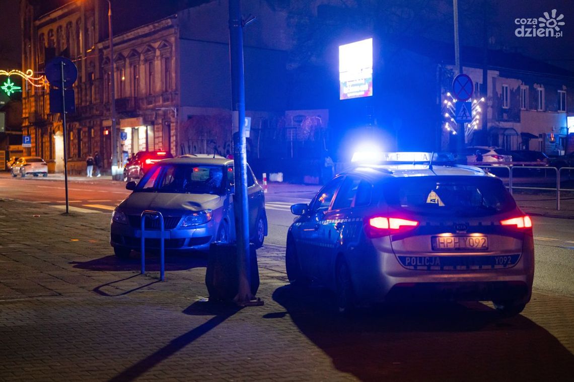 Potrącenie na pasach. 18-latka trafiła do szpitala