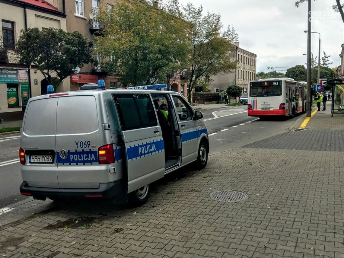 Potrącenie pieszego przez autobus Potrącenie pieszego przez autobus