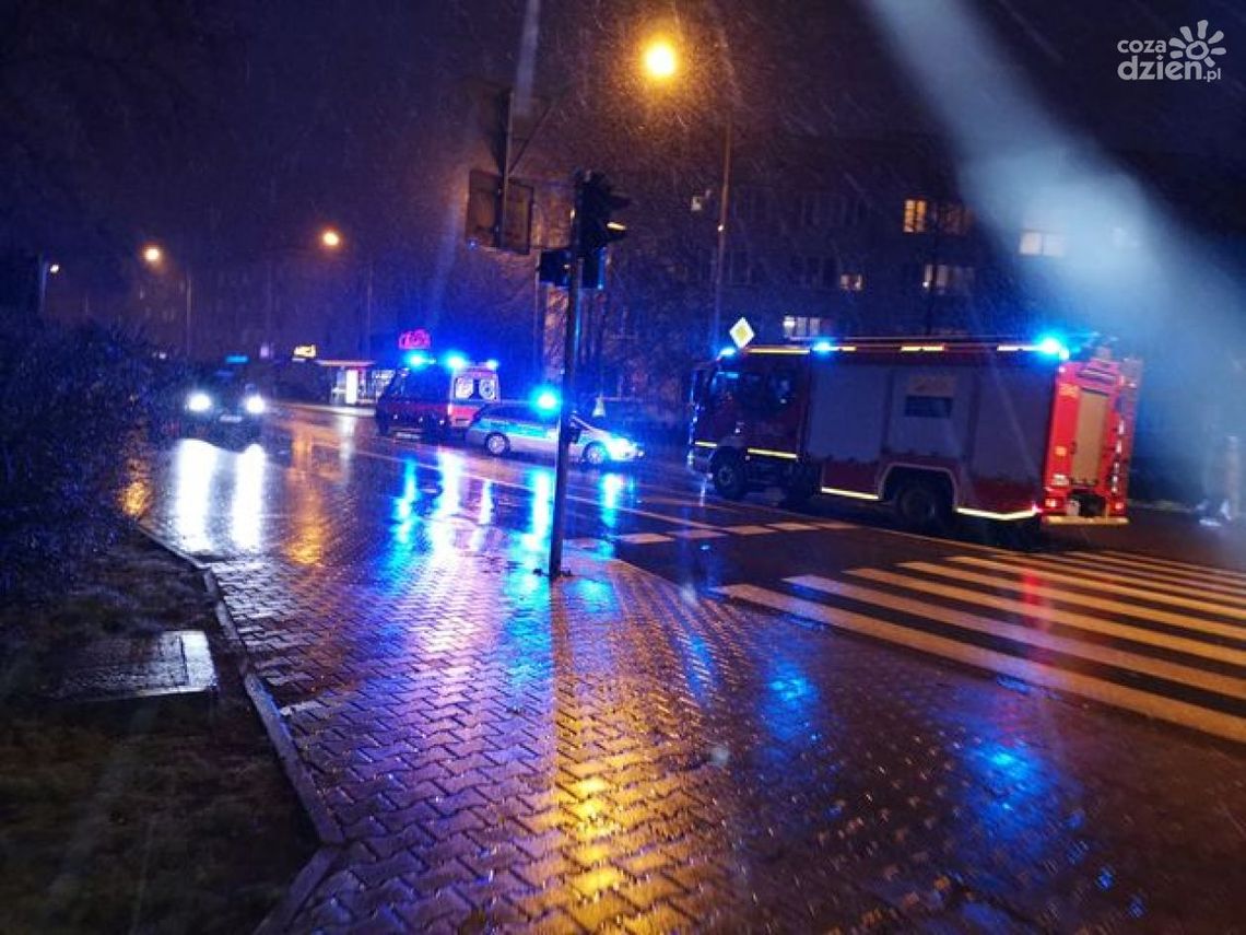 Potrącił 16-latkę, która przebiegała przez ulicę