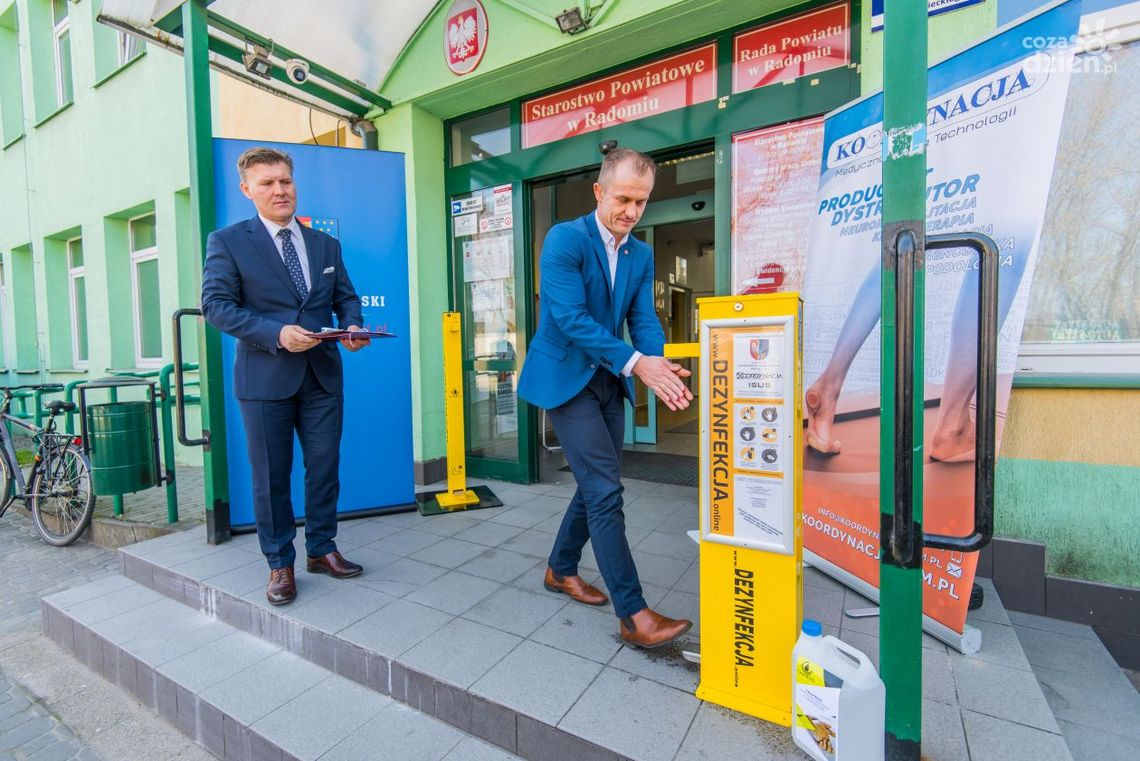 Powiat Radomski otrzymał nowoczesne  dezynfekatory do rąk